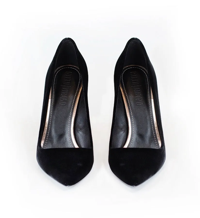 Antigone Velvet Classic Pumps | Black