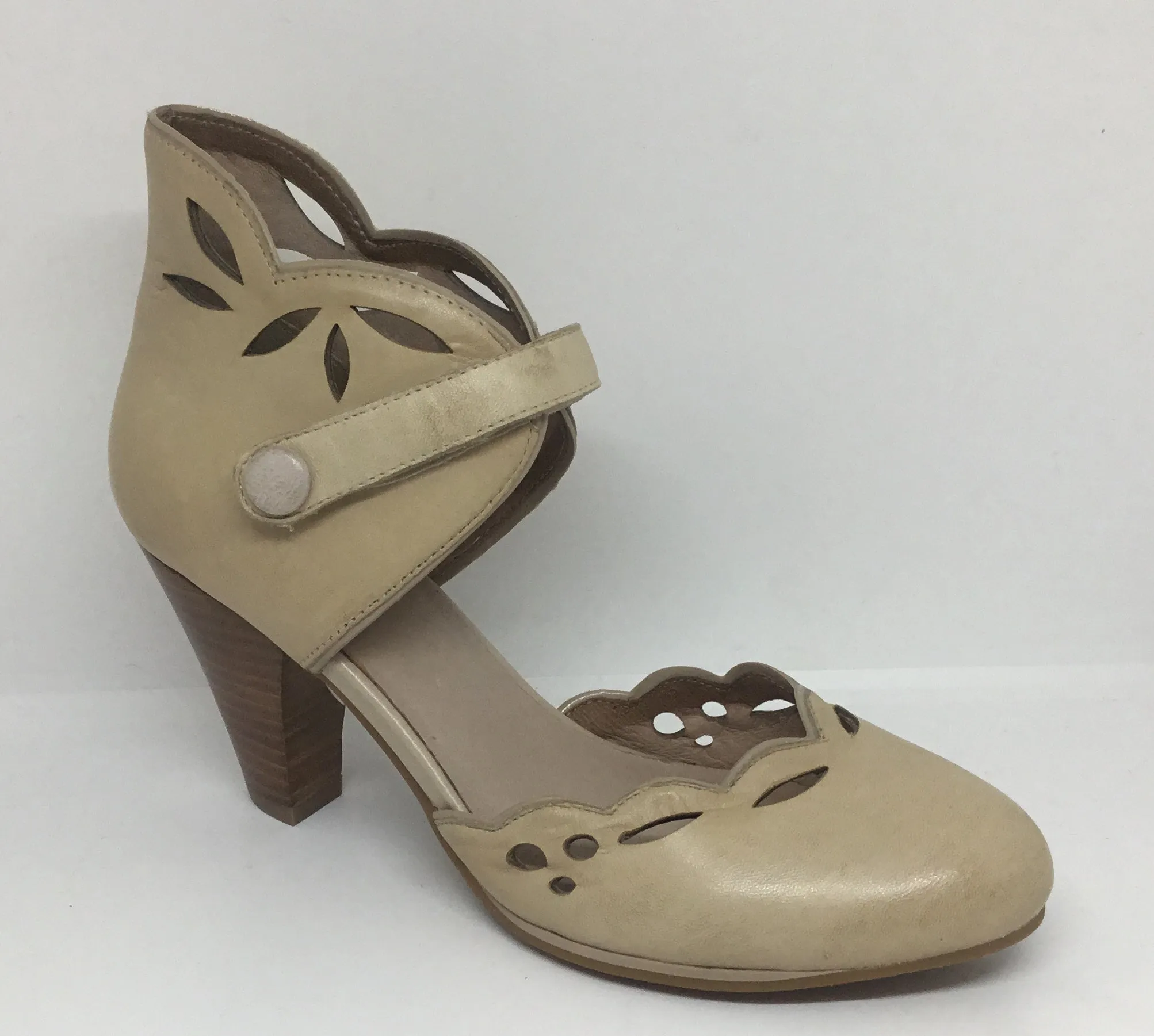 Miz Mooz Carlotta Cream Leather Heel SALE