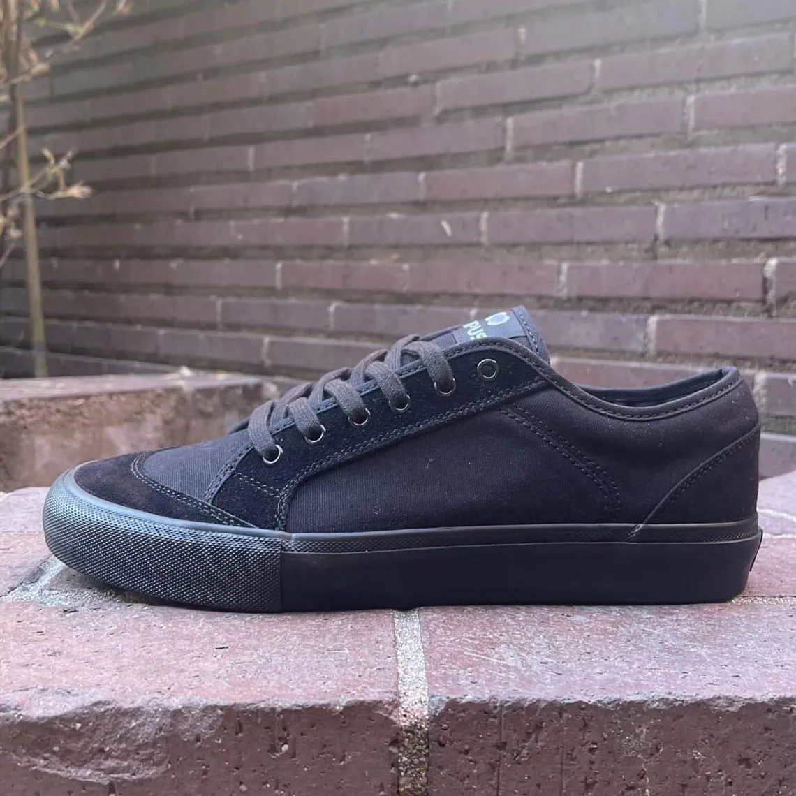 Opus Court Low - Black/Black